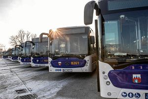 51-letni mężczyzna zabrał autobus z zajezdni i wyjechał na trasę. Nie powstrzymała go nawet stłuczka.