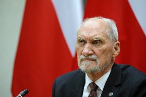 Macierewicz otrzymał trzy mandaty i zgromadził 21 punktów karnych za swoją jazdę po Warszawie