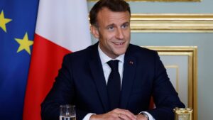 Emmanuel Macron odpowiada po rozmowach z przedstawicielami Trumpa: "To jest powszechnie pożądane"