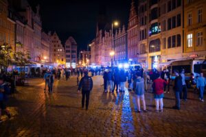 Wzmożona obecność służb na ulicach Wrocławia. Tak wyglądała noc po sportowych emocjach