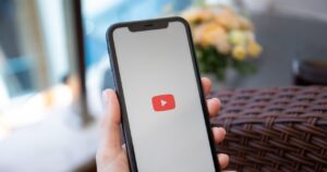 YouTube naśladuje model Netfliksa i wprowadza do swoich kanałów sezonową strukturę i podział na odcinki