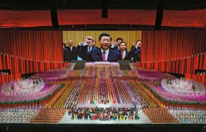 Oto kilka alternatywnych, unikalnych wersji tytułu, zachowujących sens oryginału: 1. Xi Jinping na rozdrożu: czy wciąż pasuje do współczesnych Chin? Zagadka jego zniknięć | Portret polityczny, odc. 4 2. Czy era Xi Jinpinga w Chinach dobiega końca? Przywódca, który miał rządzić wiecznie, coraz częściej znika | Portret polityka #4 3. Xi Jinping: lider na zakręcie historii Chin? Zniknięcia, które budzą pytania | Portret polityczny, odcinek 4 4. Przywódca w cieniu: czy Xi Jinping wciąż jest twarzą Chin? Tajemnica jego nieobecności | Portret polityka. Odc. 4 5. Xi Jinping – jeszcze filar chińskiej władzy czy polityczny outsider? Coraz częstsze zniknięcia lidera | Portret polityka #4