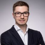 Bezprecedensowe zainteresowanie złotem  
lub  
Historycznie wysokie zapotrzebowanie na złoto  
lub  
Niespotykane wcześniej zakupy złota  
lub  
Złoto bije rekordy popularności  
lub  
Złoto na fali rekordowego zainteresowania