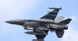Historyczne zwycięstwo ukraińskich F-16 nad rosyjskim Su-34. Sukces w powietrzu.