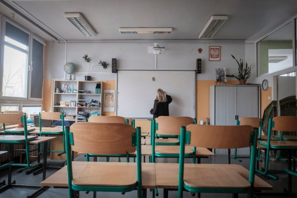 Zmiany w szkołach startują już w poniedziałek. Sprawdziliśmy, co o nich sądzą Polacy