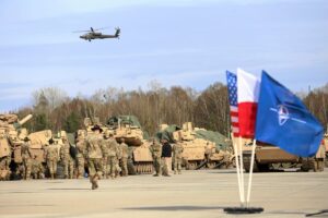 Bliscy współpracownicy Trumpa domagają się odpowiedzi w sprawie stacjonowania amerykańskich wojsk w Europie – Polska również wymieniona