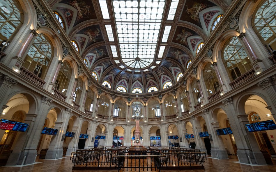 Hiszpański byk nie zwalnia tempa. Indeks Ibex35 pnie się w górę