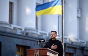 Nasilają się naciski na przeprowadzenie wyborów w Ukrainie. Kijów podejmuje działania, Zełenski odpowiada stanowczo