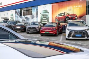 Toyota spowalnia w Japonii, lecz osiąga historyczne wyniki za granicą