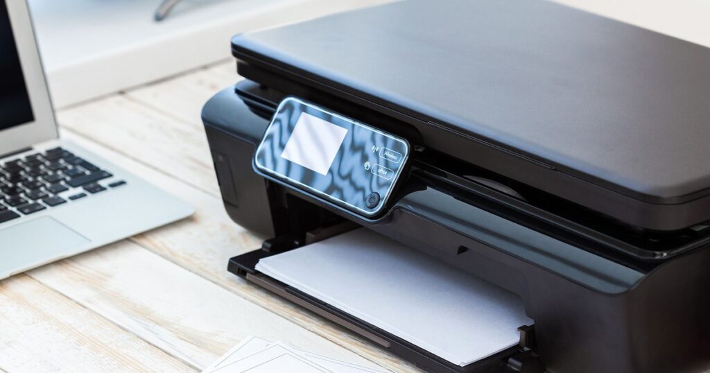 Domowa drukarka sieciowa – instrukcja udostępniania, konfiguracji i dodawania obsługi sieci. Przewodnik krok po kroku.