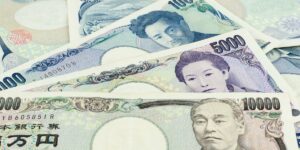 Notowania japońskiego jena wobec złotego w dniu 11 listopada 2025