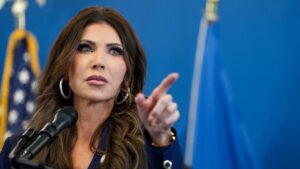 Kim jest Kristi Noem? Odwołana przez prezydenta polityczka znana z kontrowersyjnych decyzji – od zastrzelenia psa po deportacje imigrantów na polecenie Trumpa