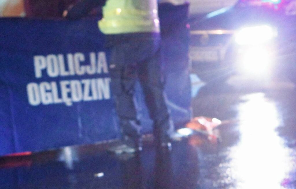 Tragiczny wypadek w Wielkopolsce: mężczyzna uwięziony w prasie do kartonów
