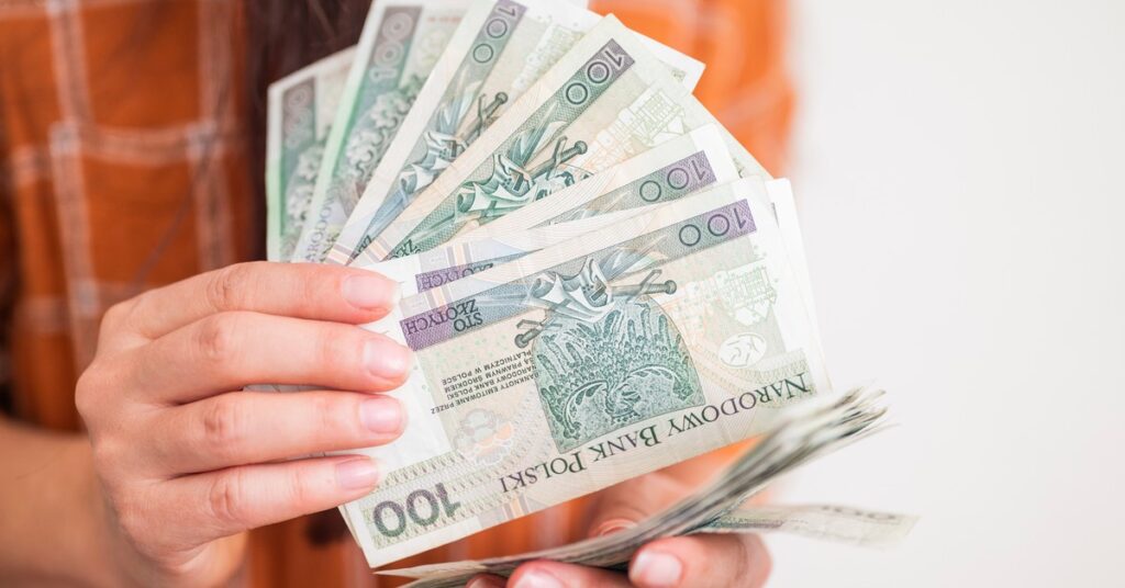 Nowe miesięczne świadczenie 4133 zł dla osób z niepełnosprawnościami. Wypłata niezależna od dochodu